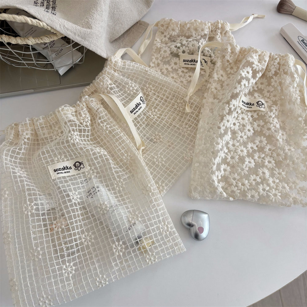 Kant geborduurde Daisy Mesh ma - Sock Organizer Tray recensie en prijs